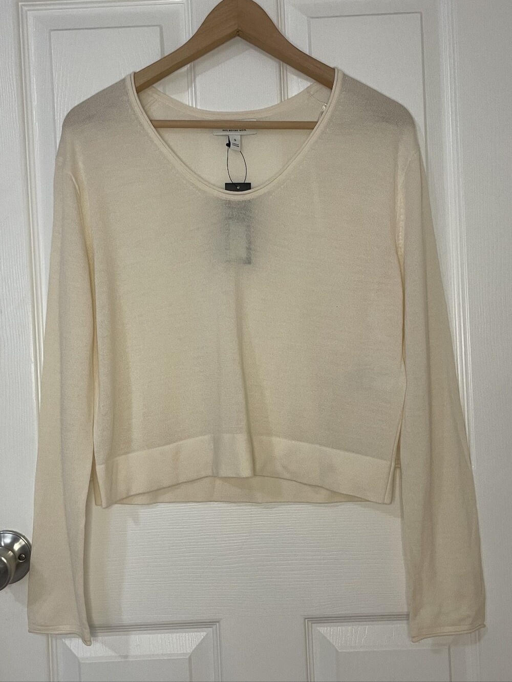 Banana Republic NWT 100% Merino WOOL Light Cream V-Neck Long Size S Sleeve Top
